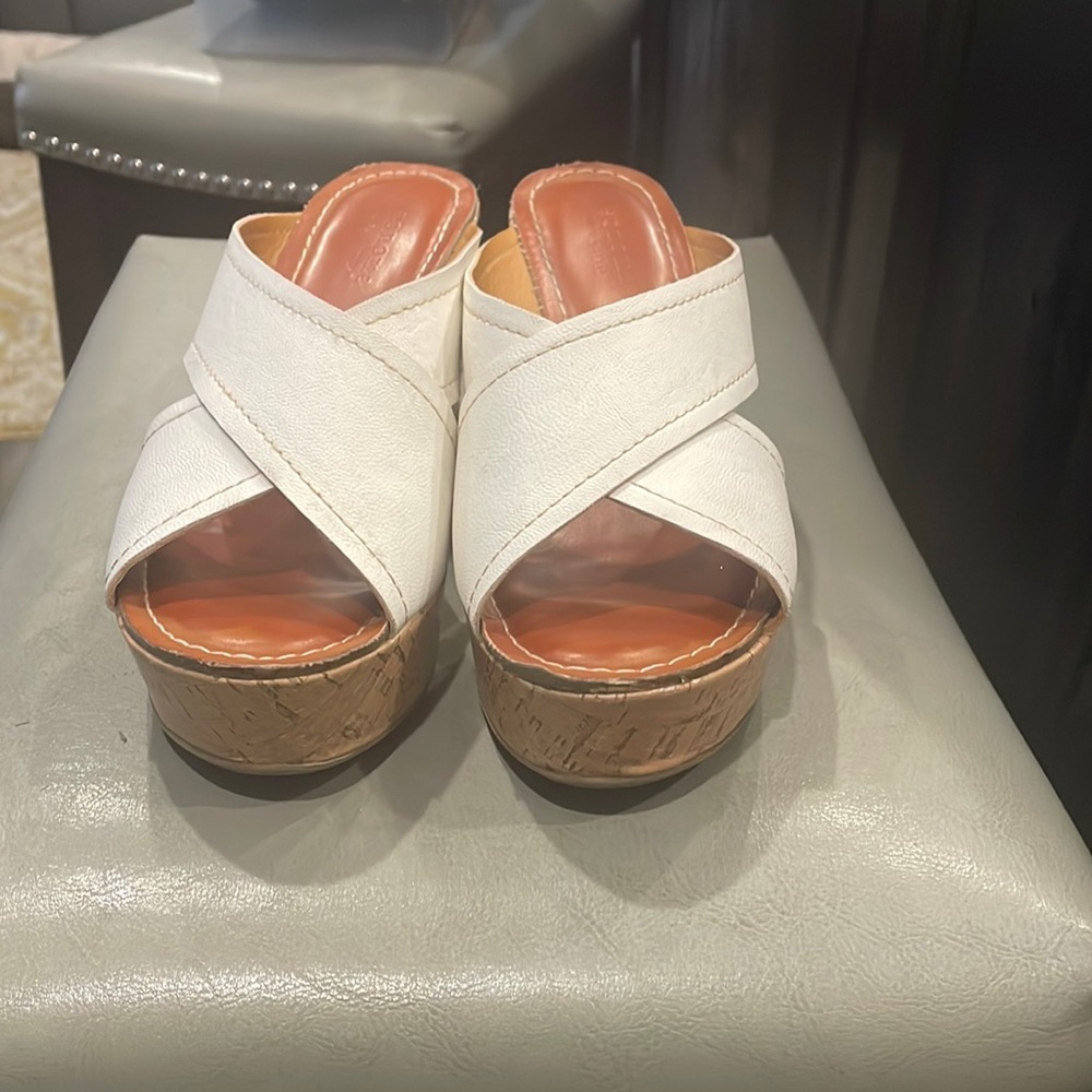 Very Comfortable wedges!